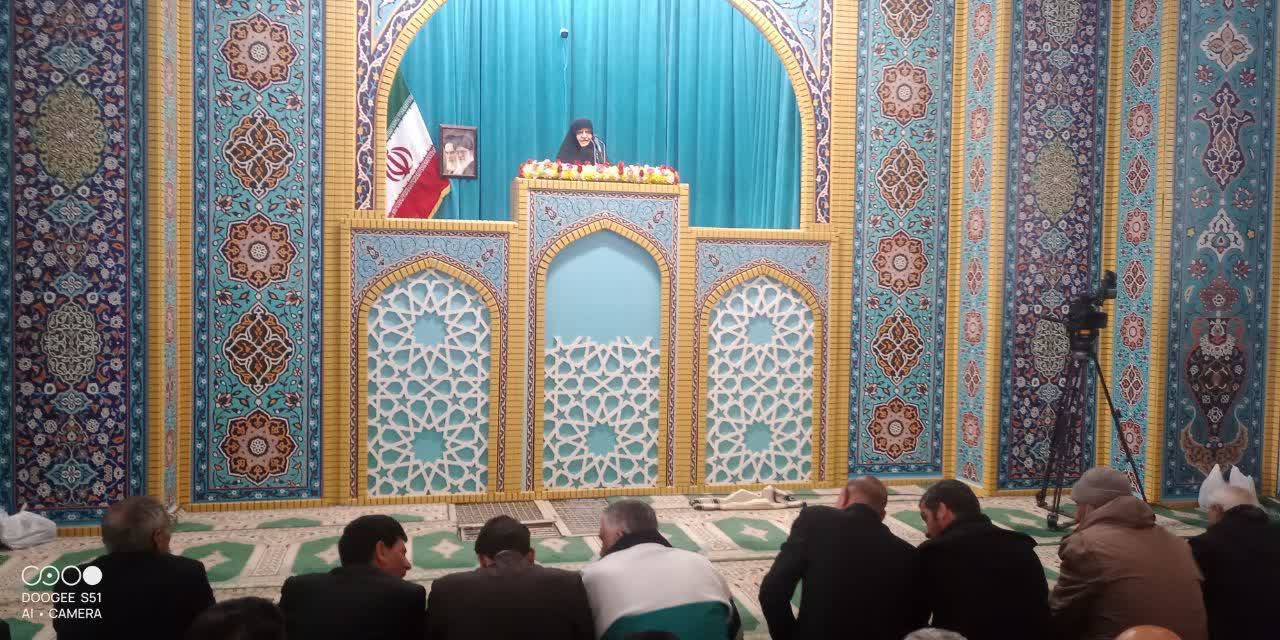 دعوت از سخنران زن در تربیون نماز جمعه کرمانشاه