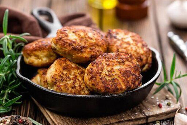 طرز تهیه کوکو مرغ کردی؛ شام خوشمزه و مقوی