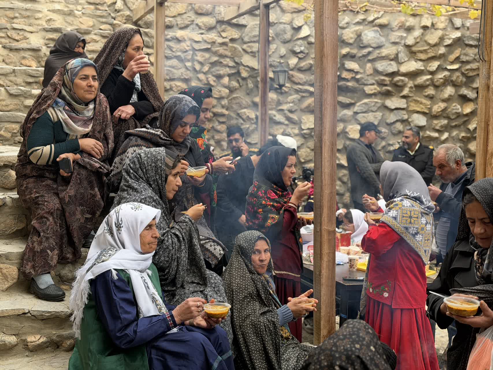 نمایشگاه صنایع دستی بانوان منطقه بیارجمند افتتاح شد