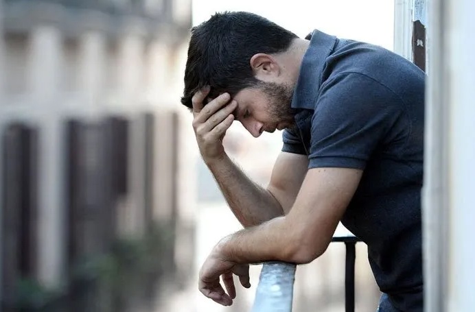 معمای روانی؛ با اینکه همه چیز خوب است، چرا احساس رضایت ندارید؟