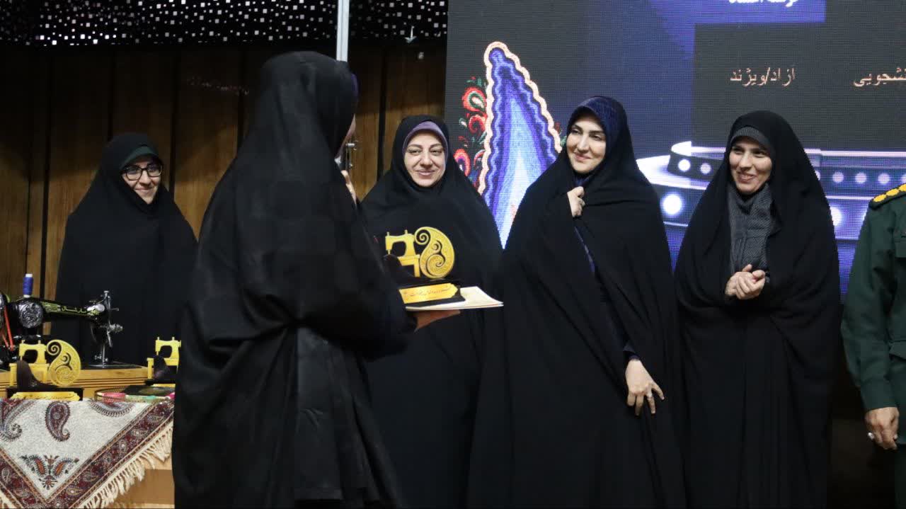 از شکوه تخت جمشید تا پختگی ۴۶ ساله؛ ظرفیت حجاب و نقش‌آفرینی ۸۰ مدیر زن قزوینی