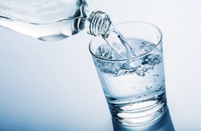 چگونه با نوشیدن آب، سوخت‌وساز بدن را افزایش دهیم؟
