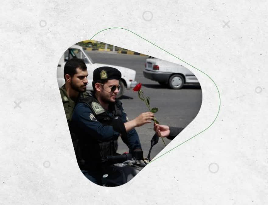 اهدای گل دختران همدانی به مدافعان و حافظان امنیت