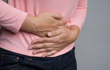 آیا نفخ شکم نشانه بیماری خاصی است؟/ تغییرات هورمونی زنانه چقدر مؤثرند؟/ درمان‌های خانگی نفخ شکمی‌