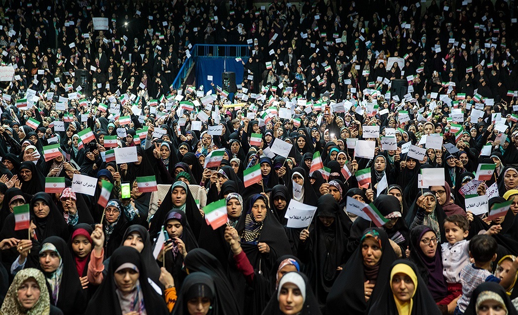 زنان پیشگام: از مبارزات انقلابی تا حضور در گام دوم انقلاب