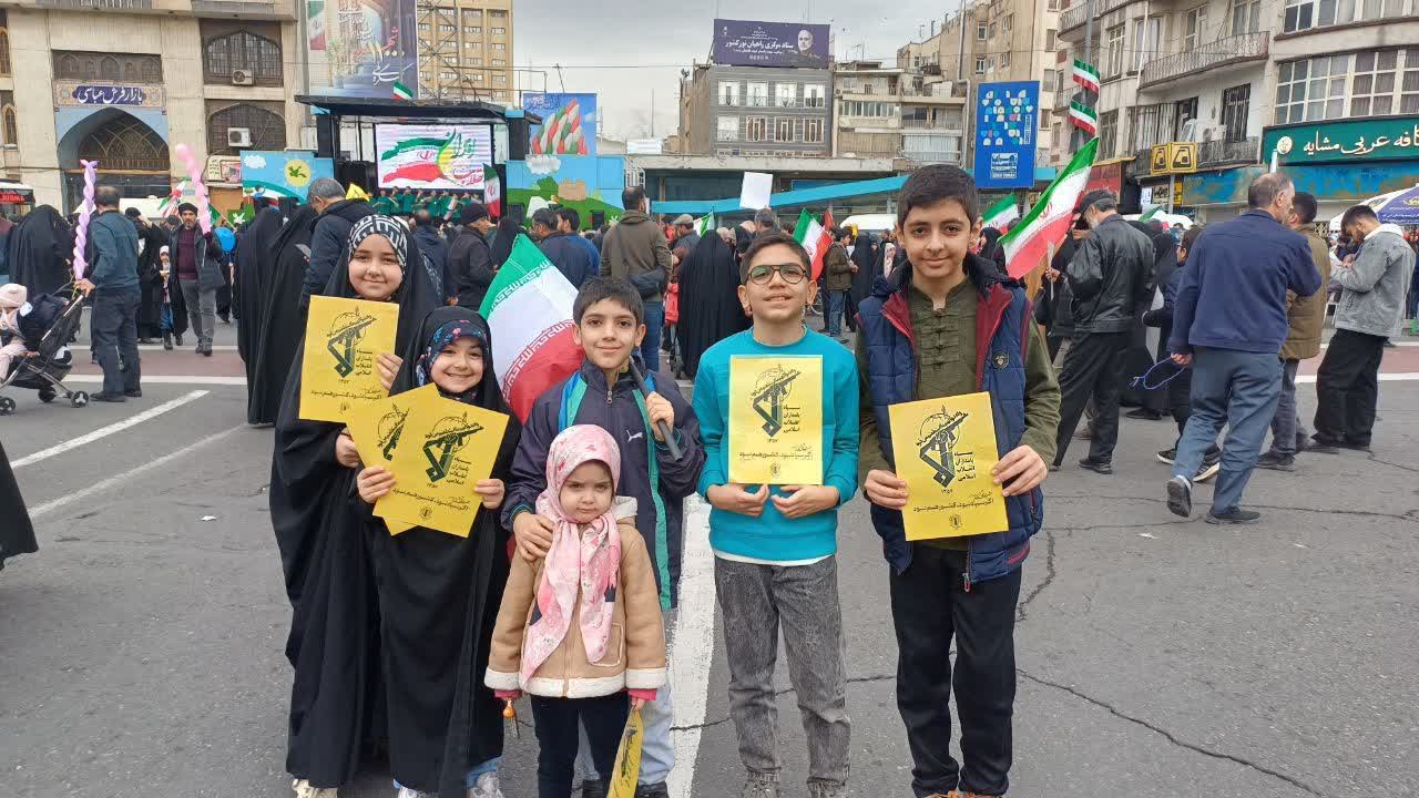 ۲۲ بهمن ۱۴۰۴؛ شکوه مردم و جای خالی شهدا در میدان آزادی