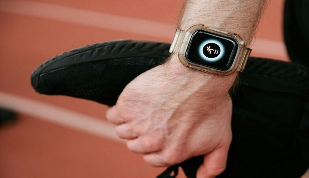 دستبندی هوشمند برای نظارت بر سلامت کاربر از طریق فعالیت سیستم عصبی