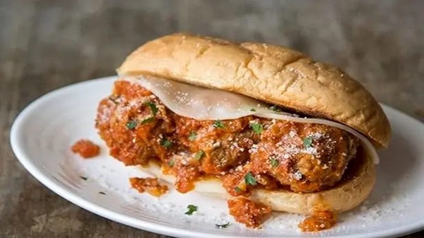 دستور تهیه ساندویچ بیف‌بال