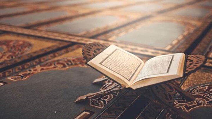 چه کنیم هنگام نماز خواندن از نگاه دیگران خجالت نکشیم؟