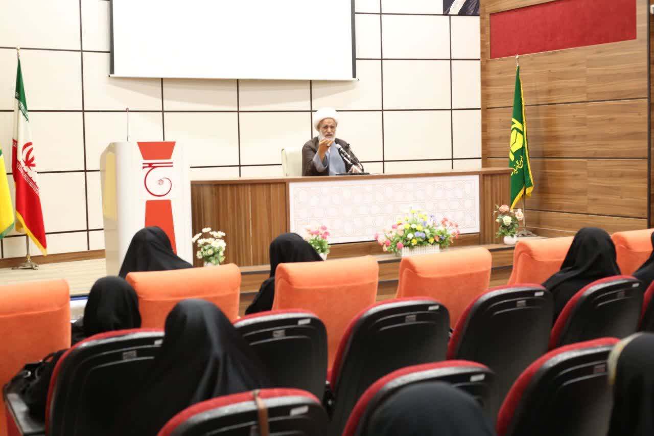 خروش مردم در میدان های سراسر خوزستان یک مشت گره کرده پولادین بر دهان مستکبرین جهان